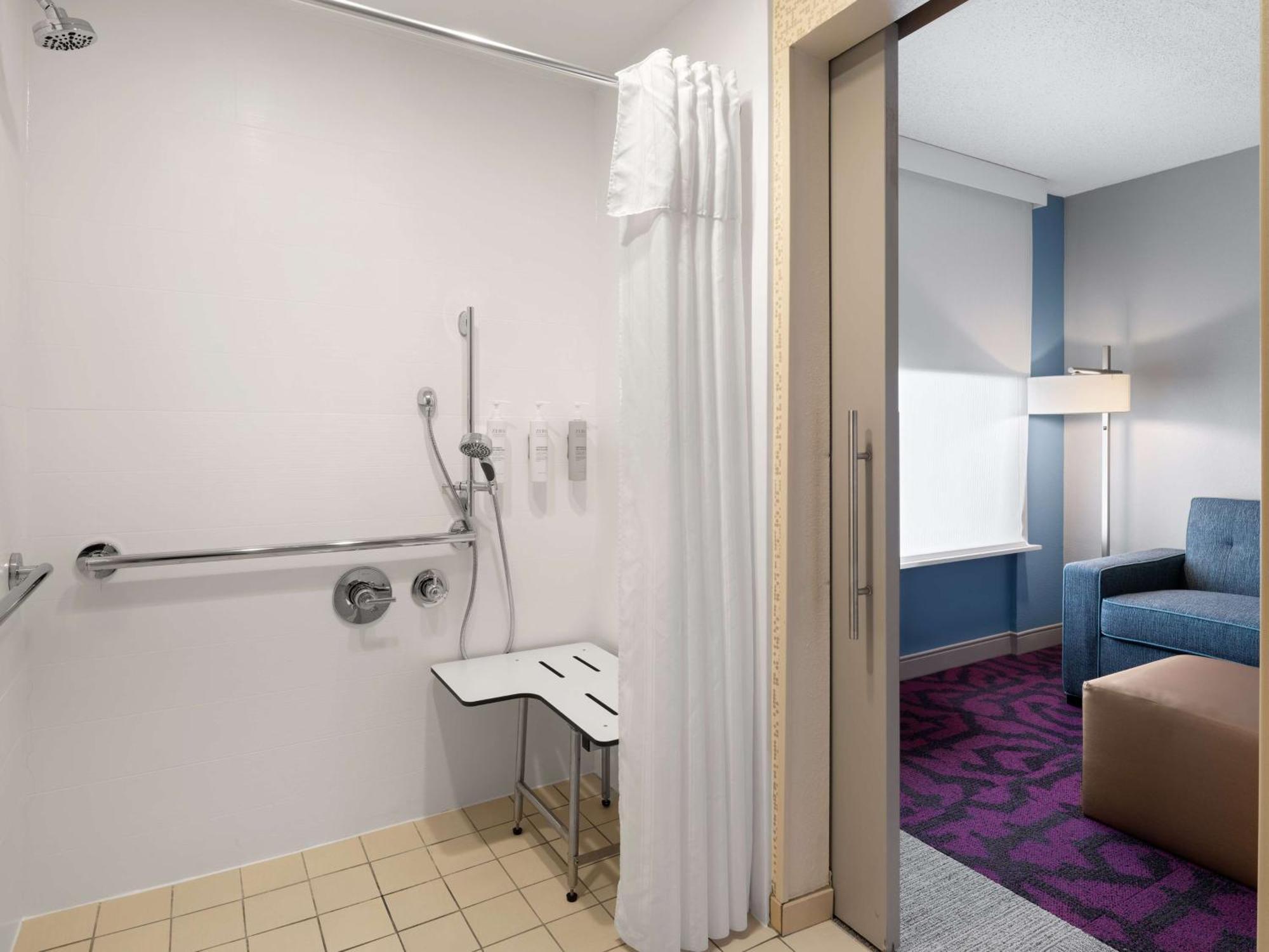 Home2 By Hilton - Keystone Crossing Hotel